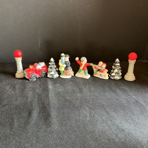 Vintage Christmas Train  8 Pieces Ceramic Train Engine Accessory - Picture 1 of 16
